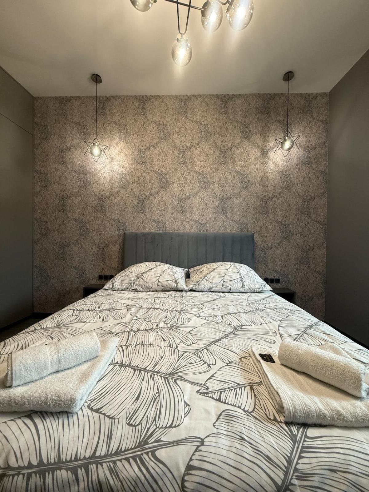Apartament Deluxe Industrial Free Parking, Swimming Pool, Sauna & Gym *