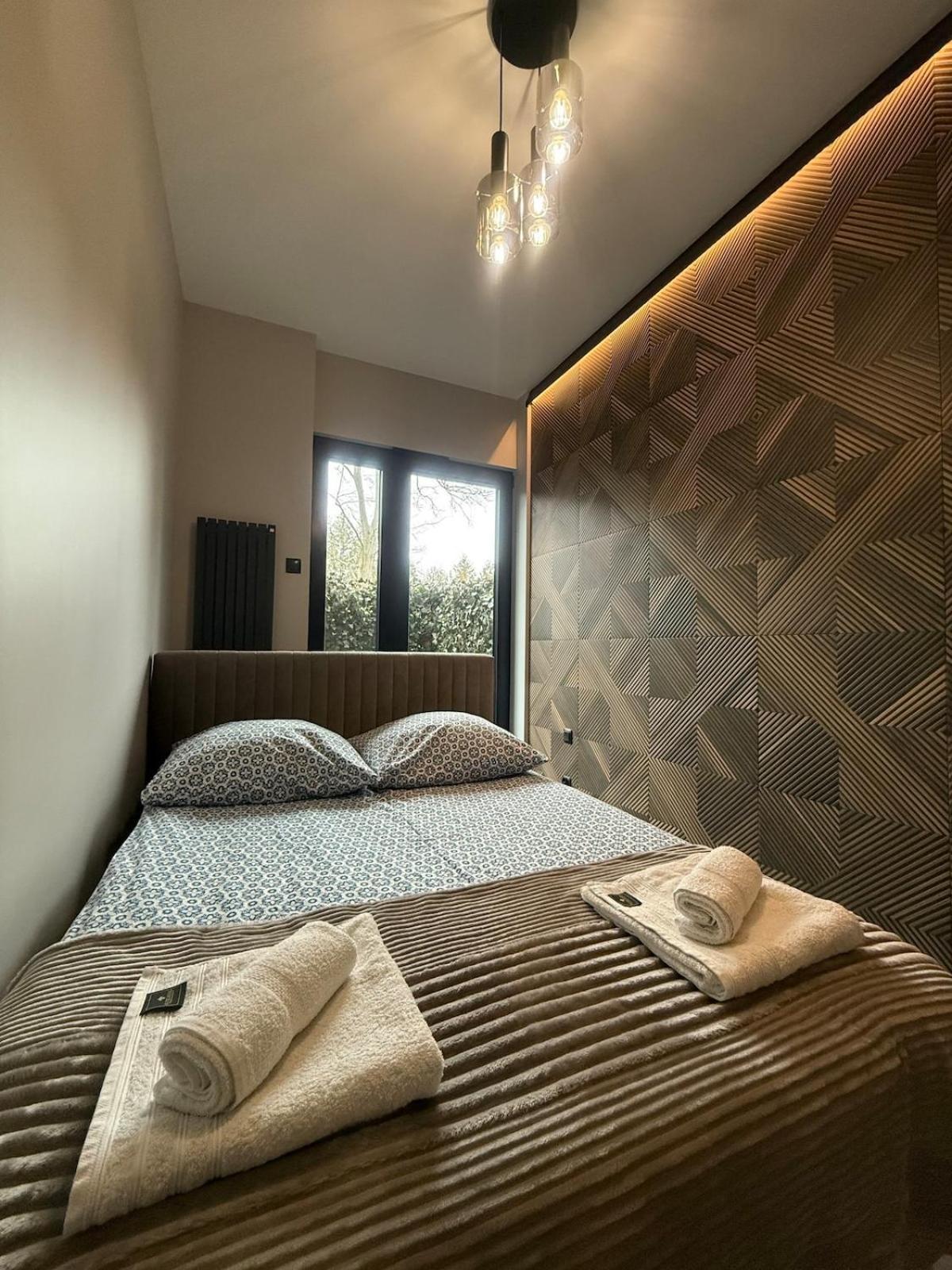Apartment Deluxe Industrial Free Parking, Swimming Pool, Sauna & Gym Krakow